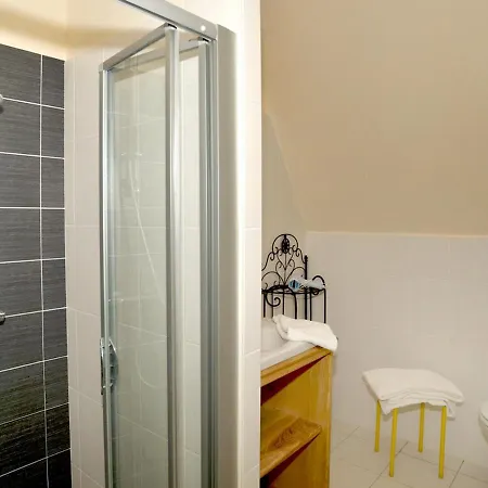 Villa Sleeps 12 Pool Air Con Wifi *